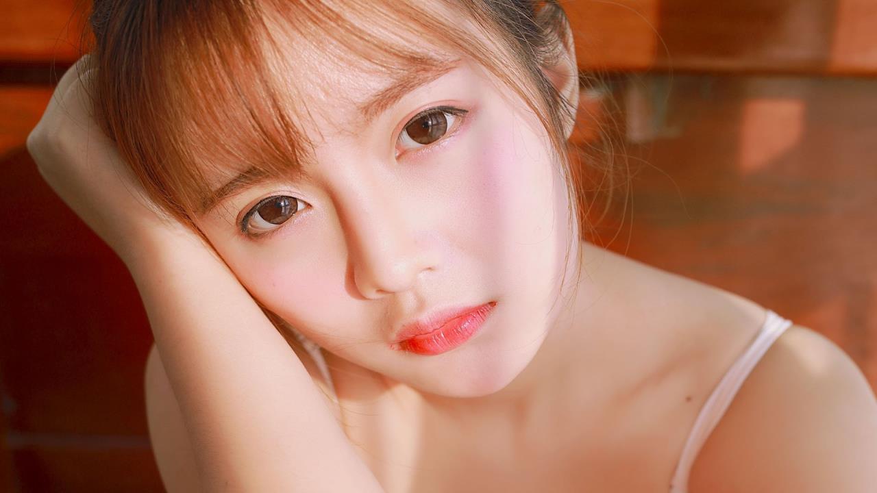 青青河边草免费完整版观看:  探寻儿时记忆，感动依旧！