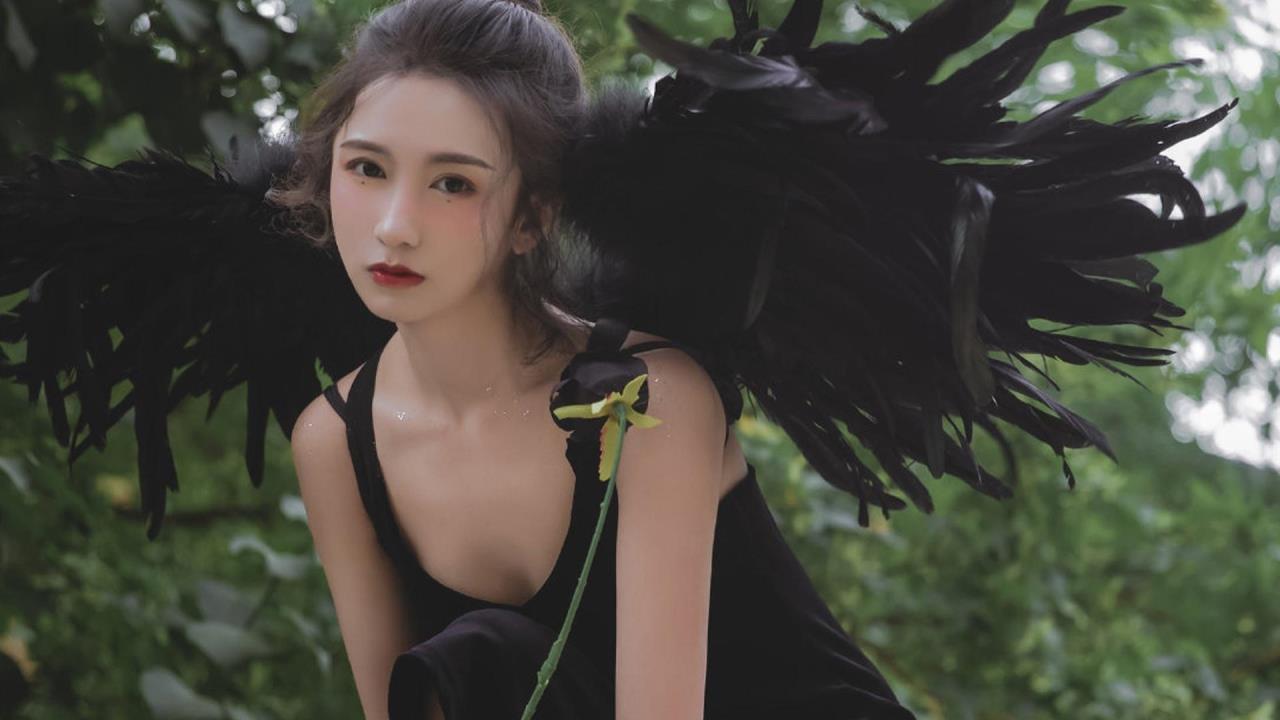 京东影业苏小小主演的所有作品:  苏小小银幕生涯全纪录
